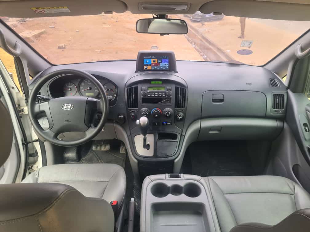 VAN HYUNDAI H-1 — photo 5